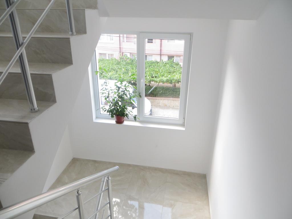 Emona Apartment Burgas City Exterior foto